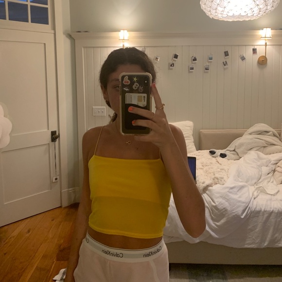 emma chamberlain velvet top - Picture 2 of 3